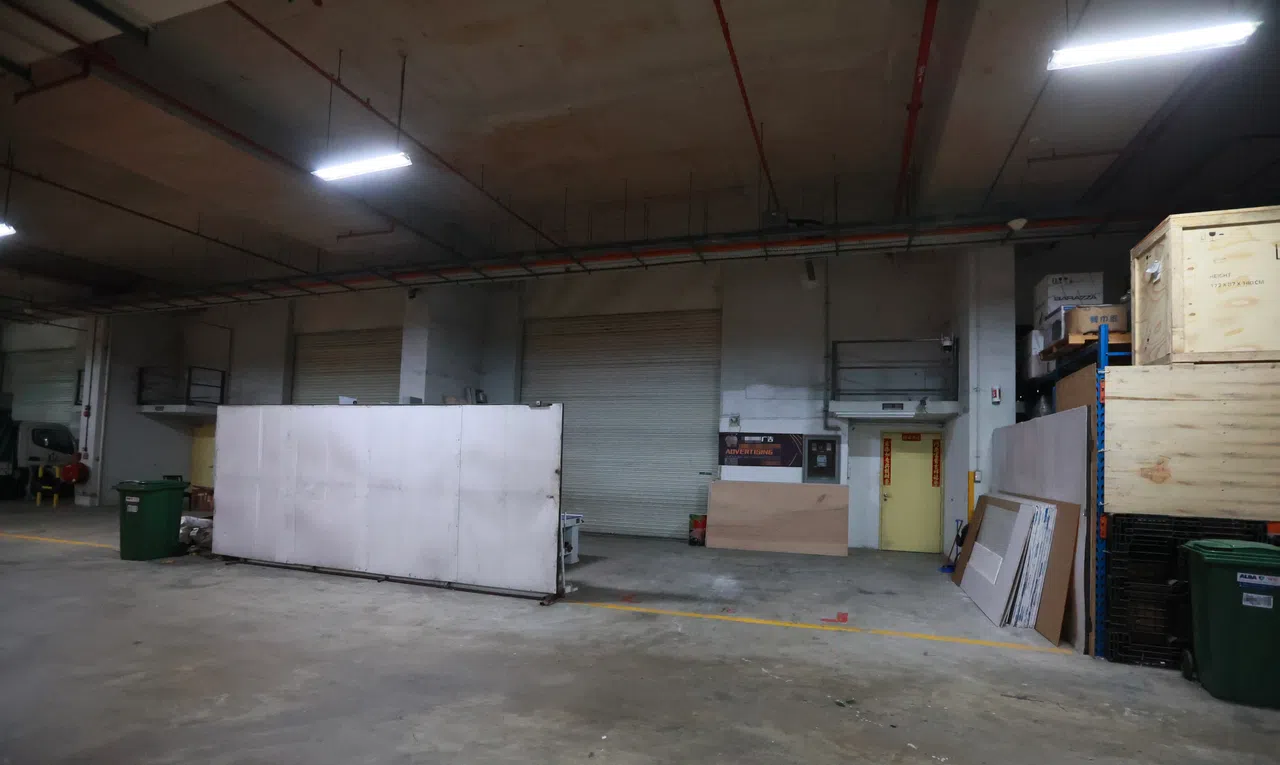 受害狮城女子在惹兰布罗一带的货仓内，被禁锢长达五小时。（档案照片）