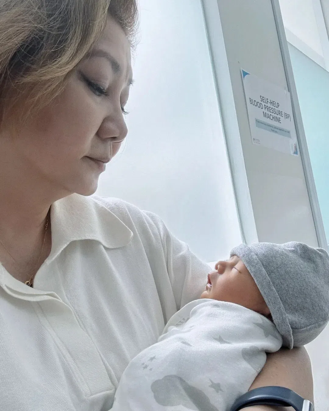 朱厚任笑说，孙子提早报到，难得看到妻子张秋玲手忙脚乱。（取自朱厚任IG）