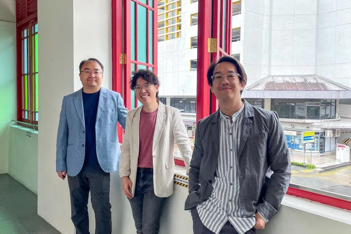 本场音乐会由杨征弋（左）与黄德励（右）联合策划，特别委约骆思卫（中）创作新作品。（鼎艺团提供）