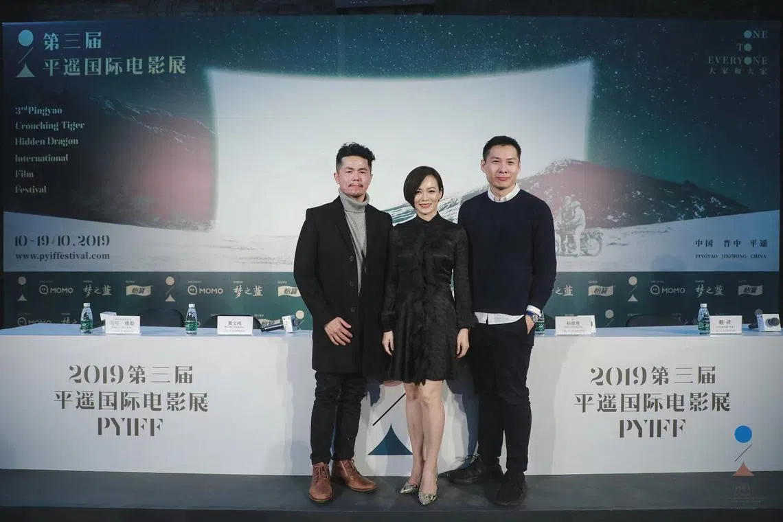 黄文鸿（左起）、影后杨雁雁和陈哲艺一同出席海外影展。（黄文鸿提供）