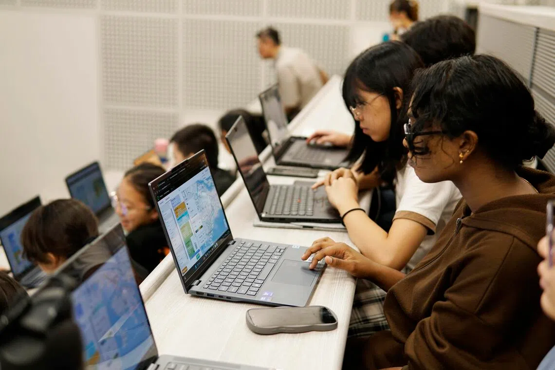 航天咨询与教育公司Space Faculty主办的航天数据工作坊，开放给中学、初级学院及理工学院学生参与。工作坊在今年已培训近100名学生。 （Space Faculty提供 ）