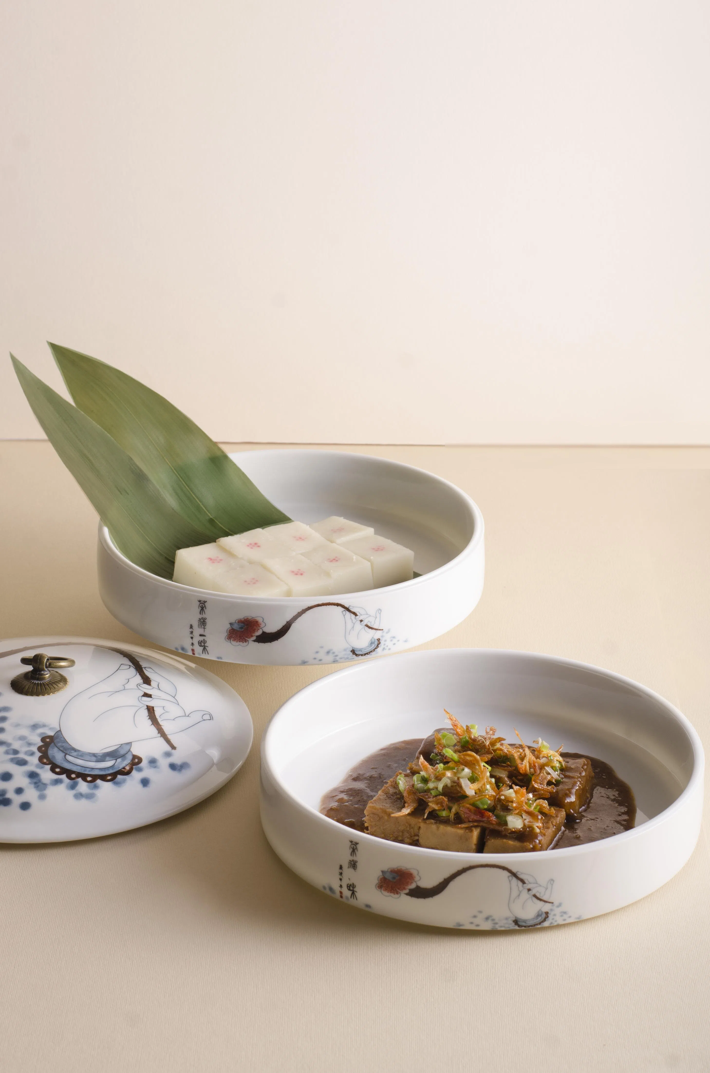 焗芋头搭配福建人爱吃的碱水糕，酱香味浓。（餐馆提供）