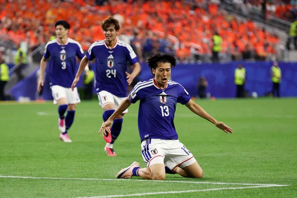 压哨加盟里昂 日本前锋中村敬斗签约四年
