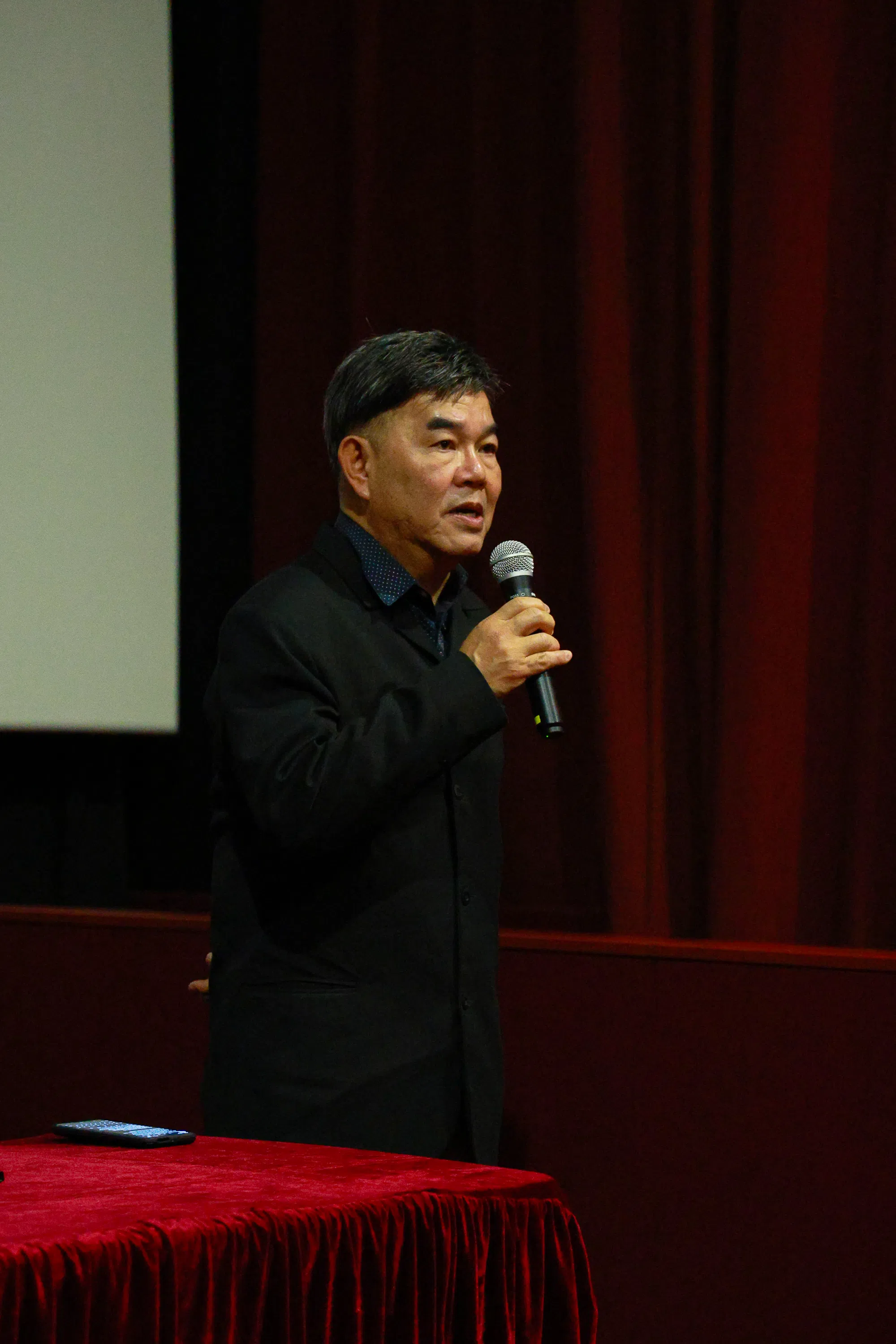 DEF创办人李智山来新加坡出席签约仪式。（新加坡电影协会提供）