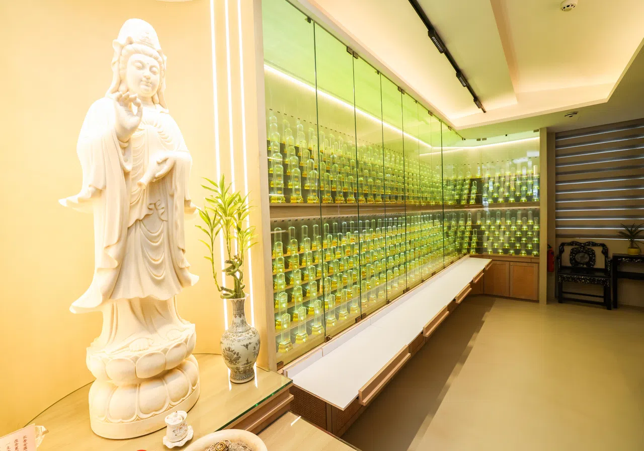 三水之家四楼的福裕华堂大胆采用科技，为后人祭祀祖先提供便利。（陈斌勤摄）