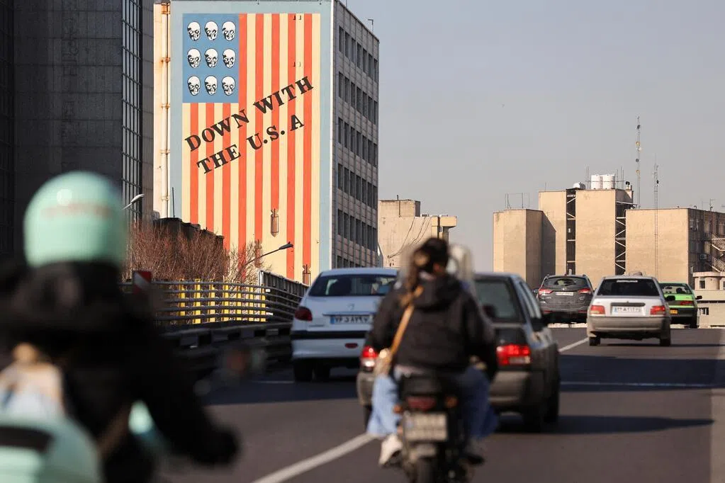 伊朗外交部发言人巴加埃说，美国提出旨在停止冲突的15点方案包含“过多、不切实际且不合理的要求”。这一说法与美国总统特朗普此前声称伊朗已同意其中“大部分要求”的表态相矛盾。