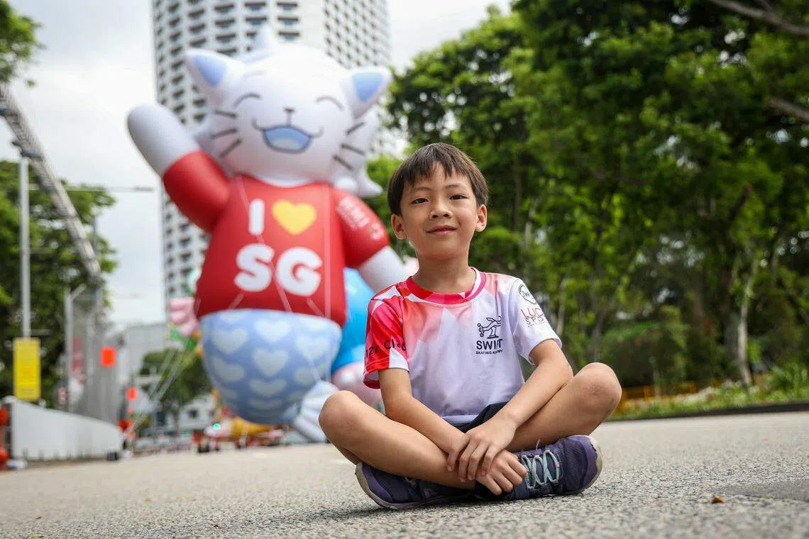热爱直排滑轮的王恩旭是今年国庆庆典年纪最小的表演者之一。（关俊威摄）