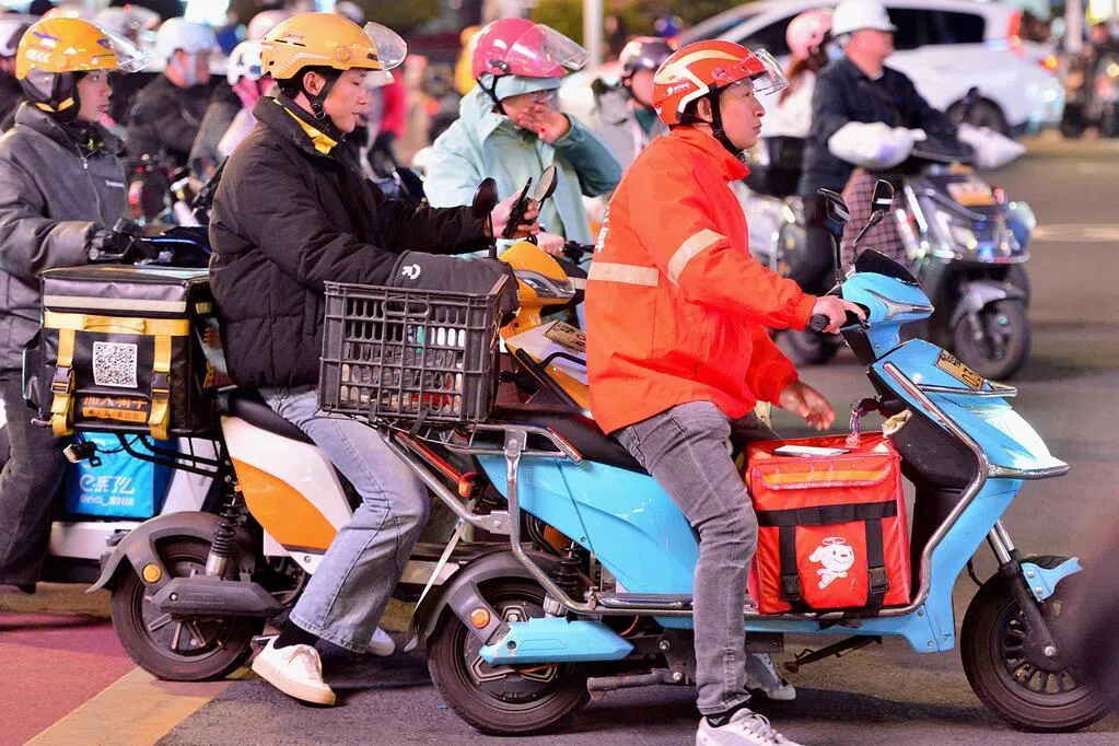 外卖行业价格战持续 中国最高反垄断机构介入调查