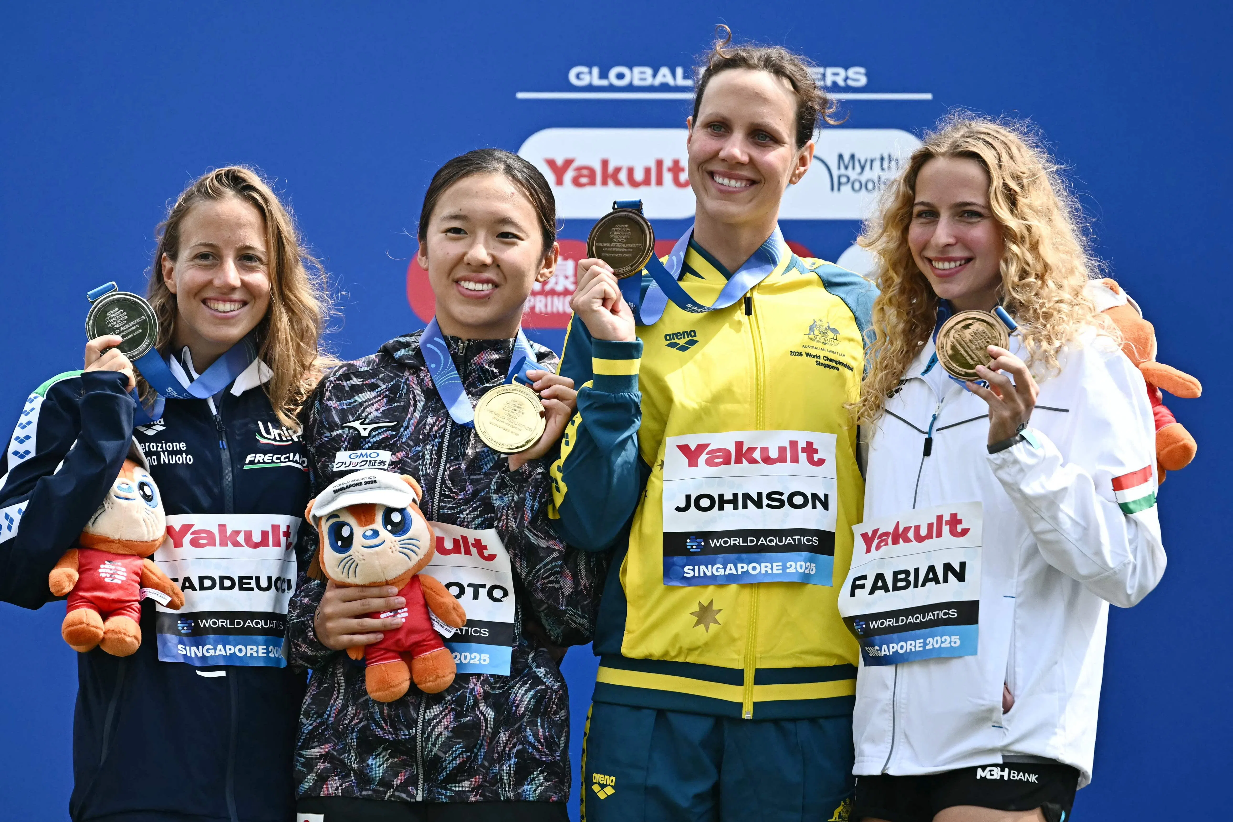 （左起）意大利女将吉内芙拉·塔代乌奇、日本选手梶本一花、澳洲选手莫伊莎，以及匈牙利选手贝蒂娜。（法新社）