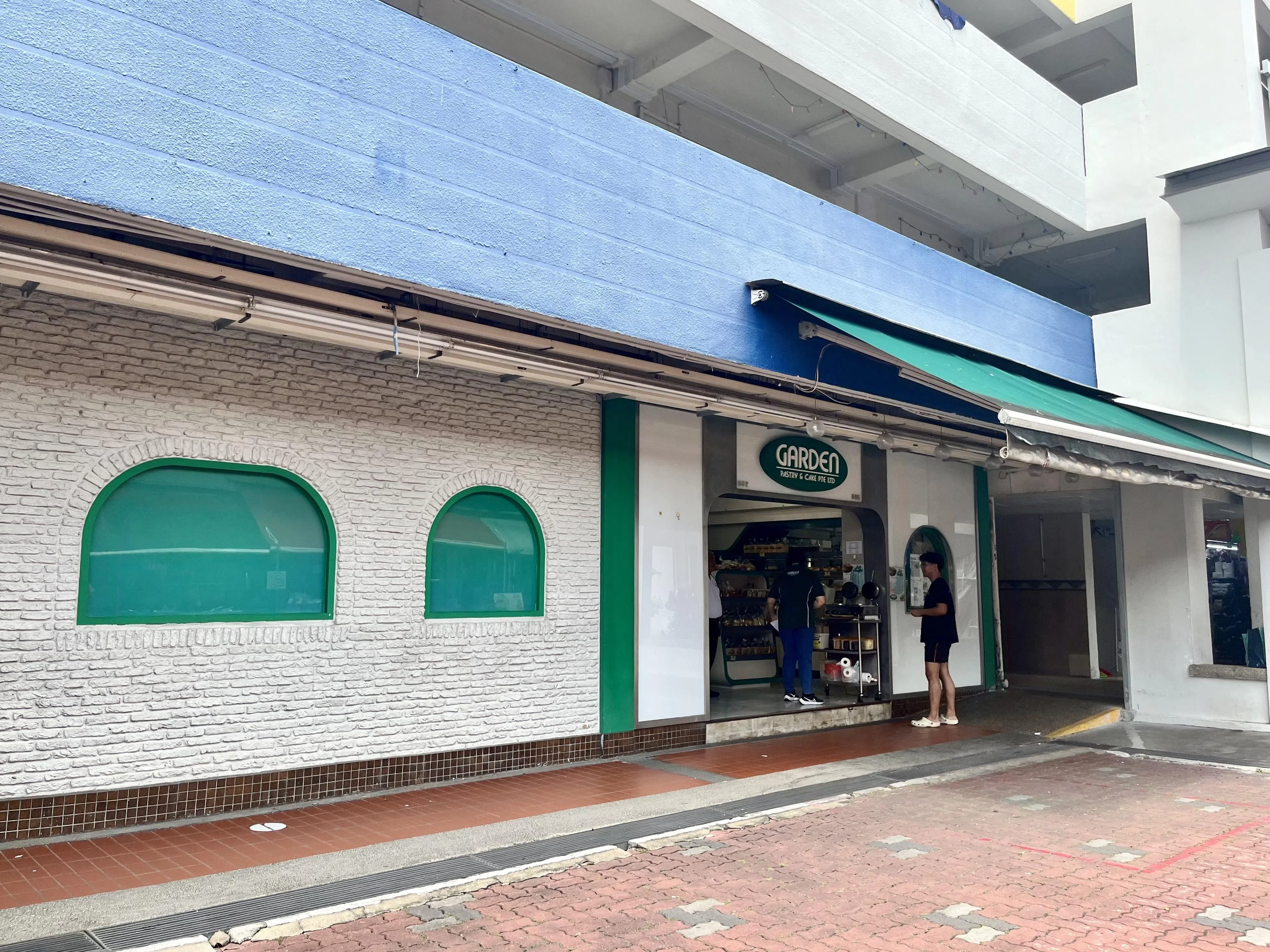 嘉顿西菓店的夏威夷坚果牛油饼、心形南北杏仁饼、黑芝麻饼、碗豆饼等很受欢迎。（陈映蓁摄）
