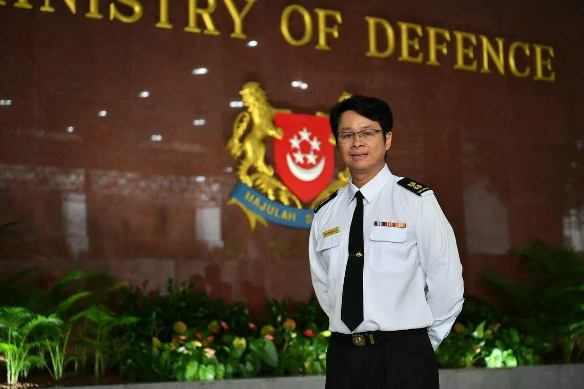 海军医疗船候补副指挥官郑心权中校是表扬奖章得主之一。这名战备军人曾任海军首席外科医生超过10年。（国防部提供）