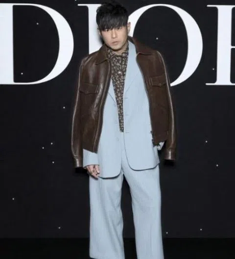 周杰伦日前以全球代言人身份出席Dior巴黎时装秀。（互联网）