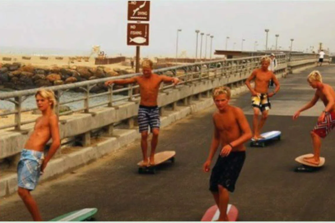 改装冲浪板的这群人被称为“Asphalt Surfer” 。（互联网）