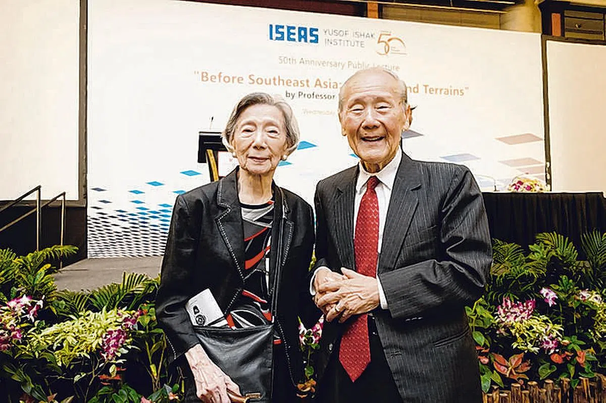 王赓武与夫人林娉婷都热爱文学。（档案照片）