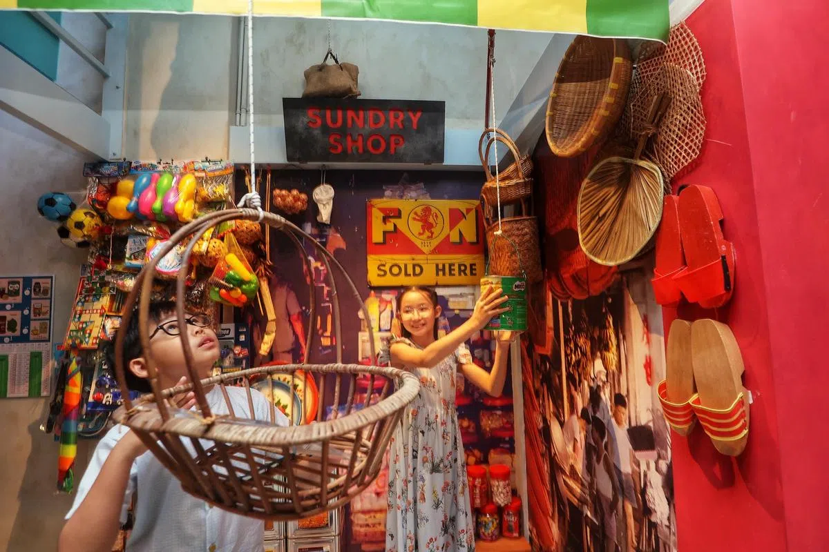 新加坡首个专为儿童设计的博物馆里有各项展览，鼓励孩童在玩乐中学习，认识古早的新加坡。（萧紫薇摄）