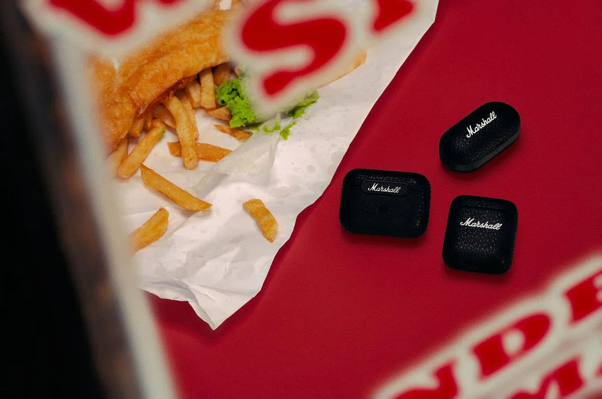 Marshall无线耳机Motif ANC（左下）、Mode II（上）和Minor III（右下）都采用常见的触控方式。（厂商提供）