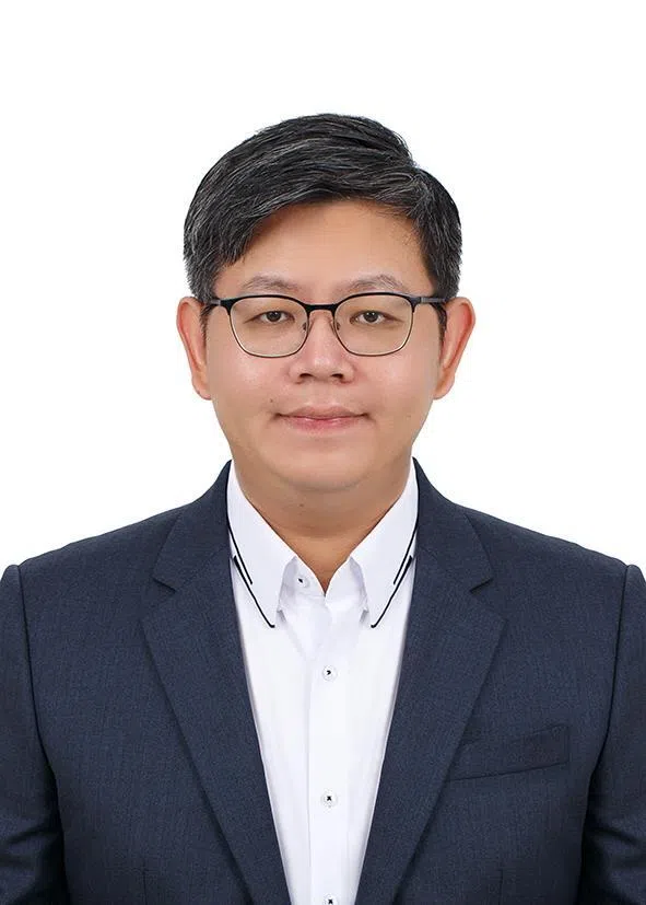 陈勇强医生认为，认知变化可能源自压力、忧郁、药物副作用，甚至只是正常老化，这些都需要人类临床判断来区分。（国大医院提供）