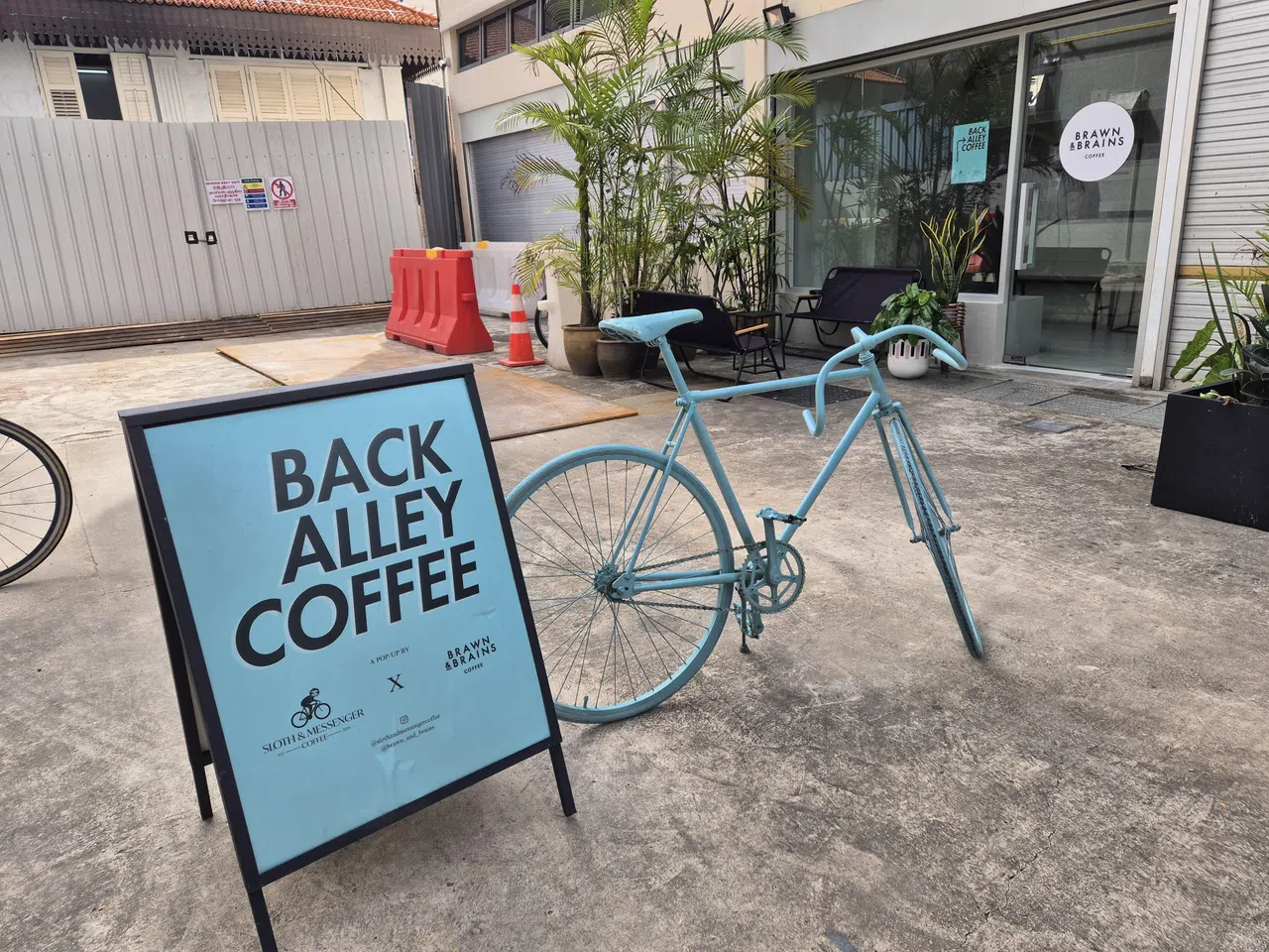 你会想到芽笼35巷的后巷有家咖啡馆吗？（陈爱薇摄）