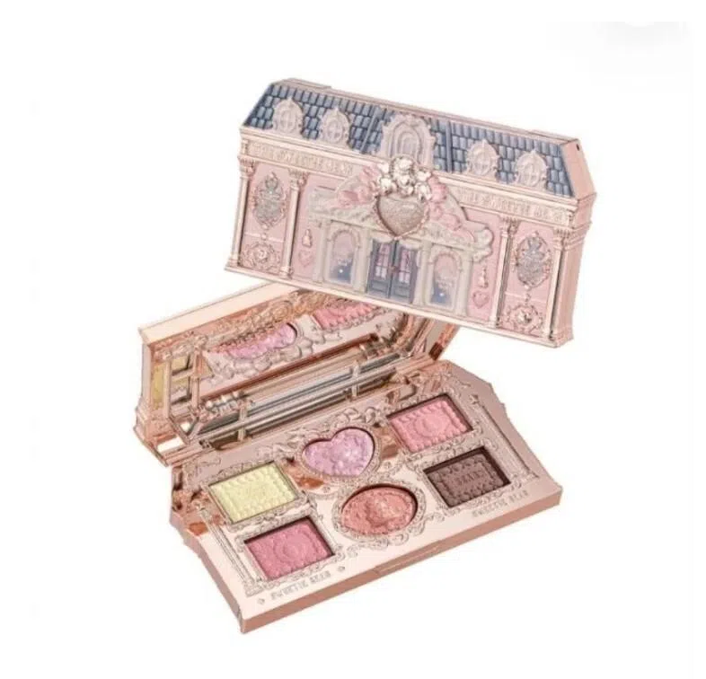 Flower Knows The Sweetie Bear Collection 6-Color Makeup Palette 眼影盘（Flower Knows提供）
