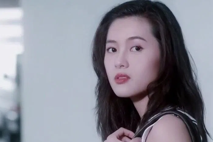 李丽珍曾是影迷眼中的“清纯女神”，她后来转型拍《蜜桃成熟时》，让观众看到她的蜕变。（互联网）