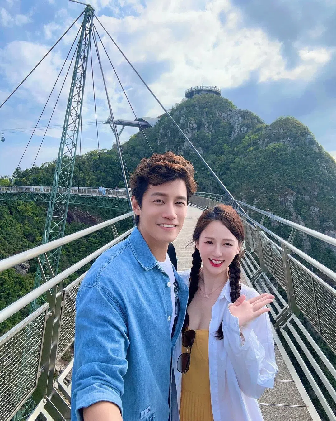 陈乔恩（右）和老公曾伟昌（左）今年2月曾回到定情地浮罗交怡旅游。（取自陈乔恩IG）