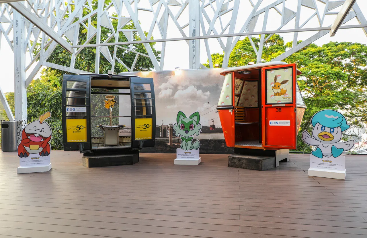 新加坡的第一（右）和三代（左）缆车。（林泽锐摄）