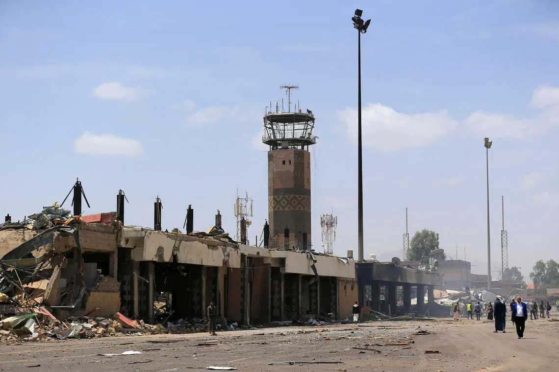 以色列周二对也门发动空袭，炸毁萨那国际机场航站楼。（法新社）