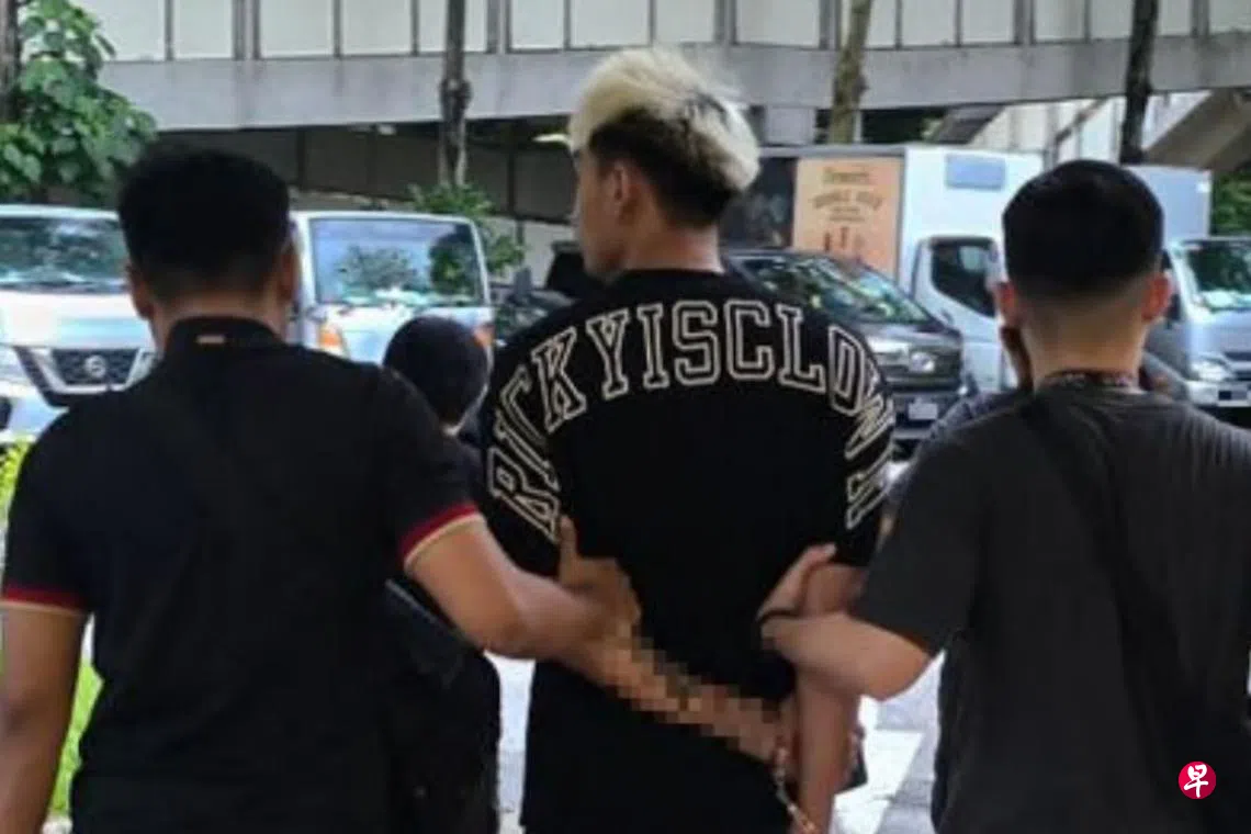 肃毒局展开突击行动一家三口吸毒齐被捕| 联合早报