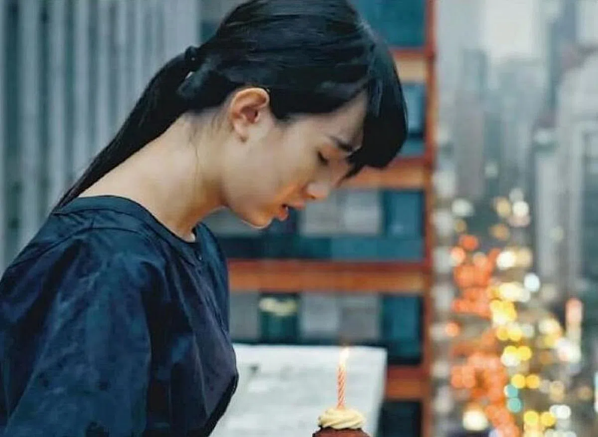 《少年》讲述香港2019年反修例运动期间，一名曾被拘捕获释的18岁少女对香港社会感到绝望。（网络照片）