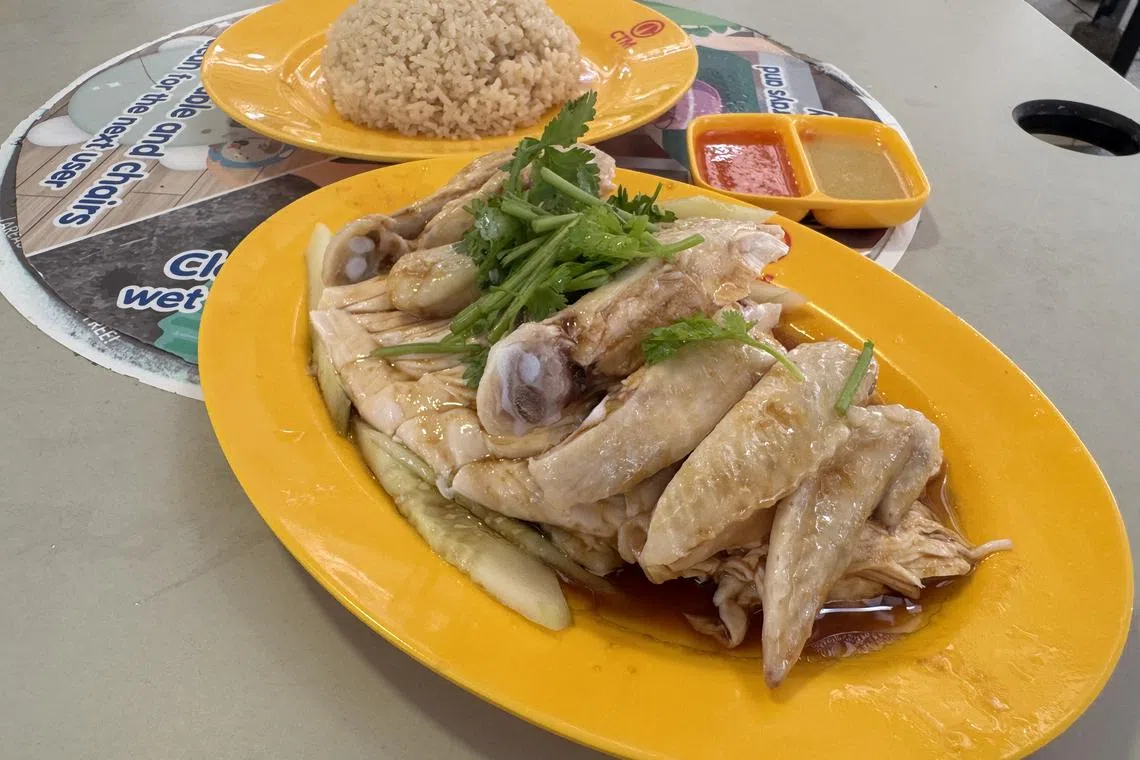 两人份的鸡饭，11元。（翁铭芯摄）