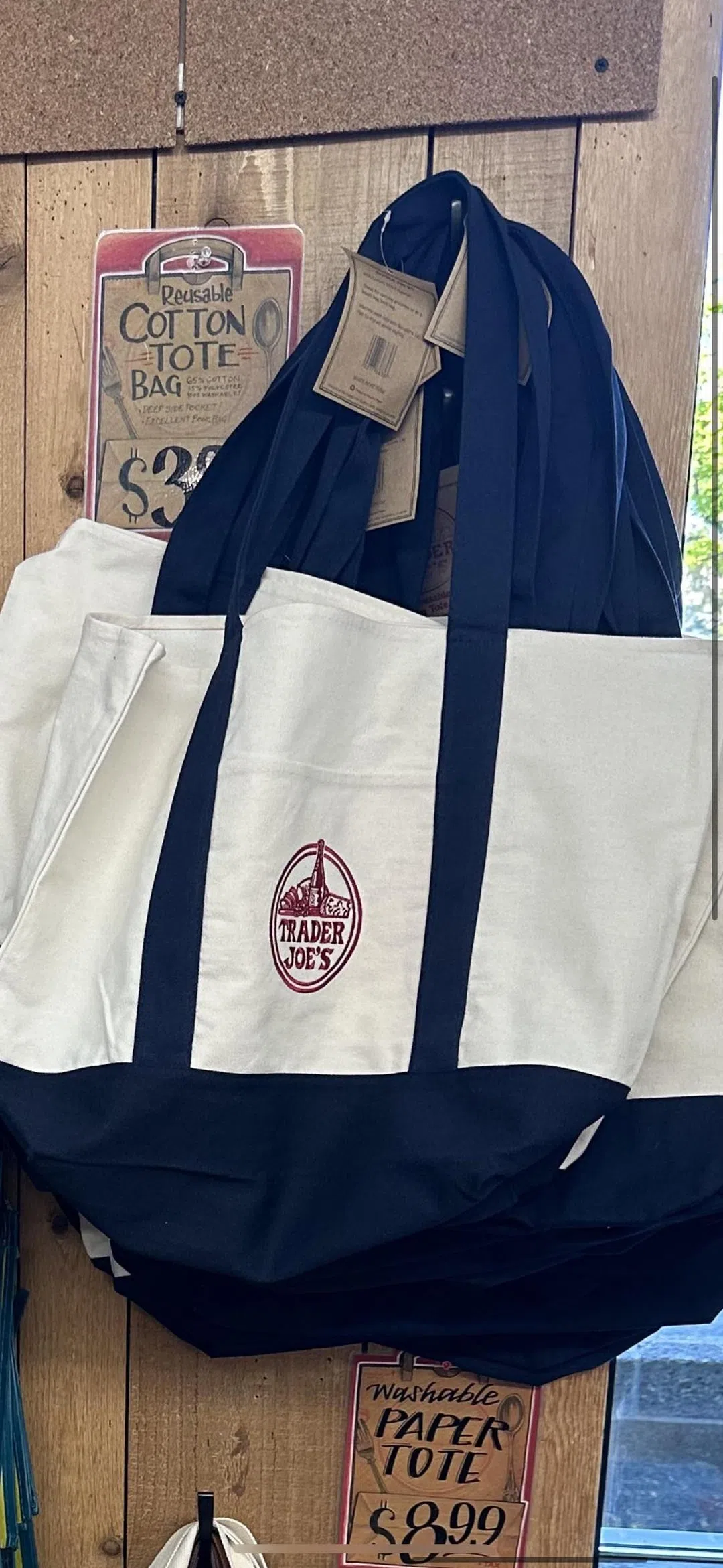 Trader Joe’s大布袋容量很大。（互联网）