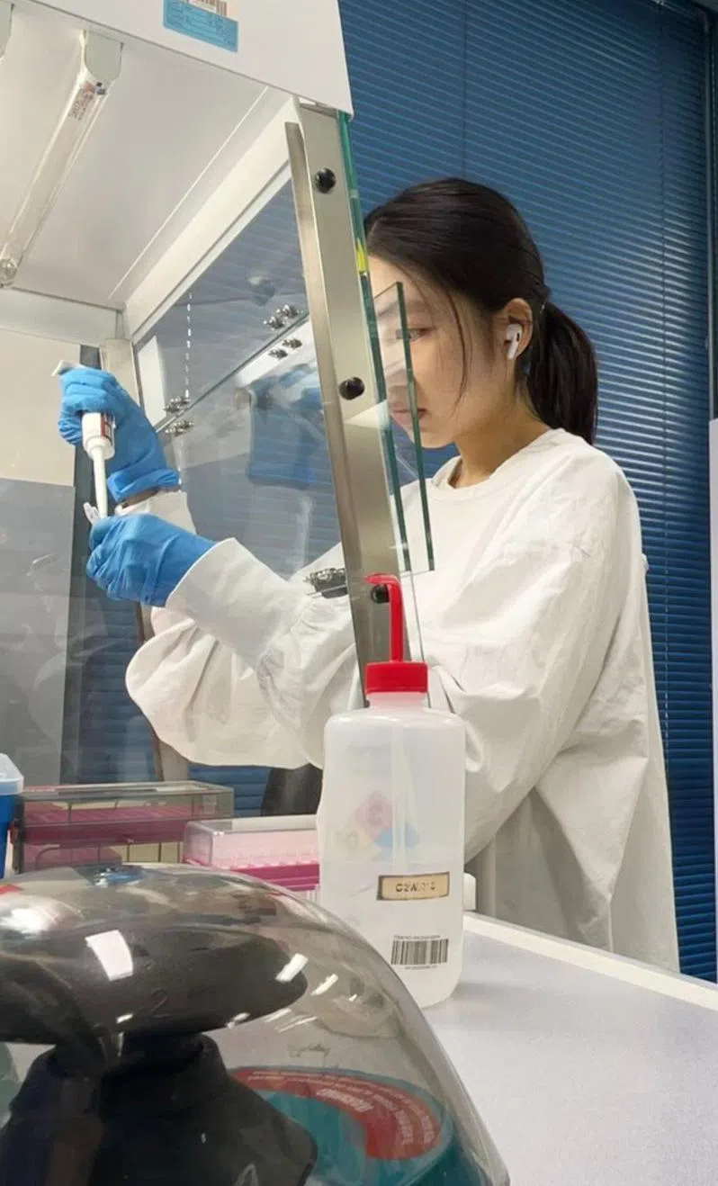 疾病并未击倒陈紫婷，反而让她更坚韧，也坚定了她行医的志向。（受访者提供）