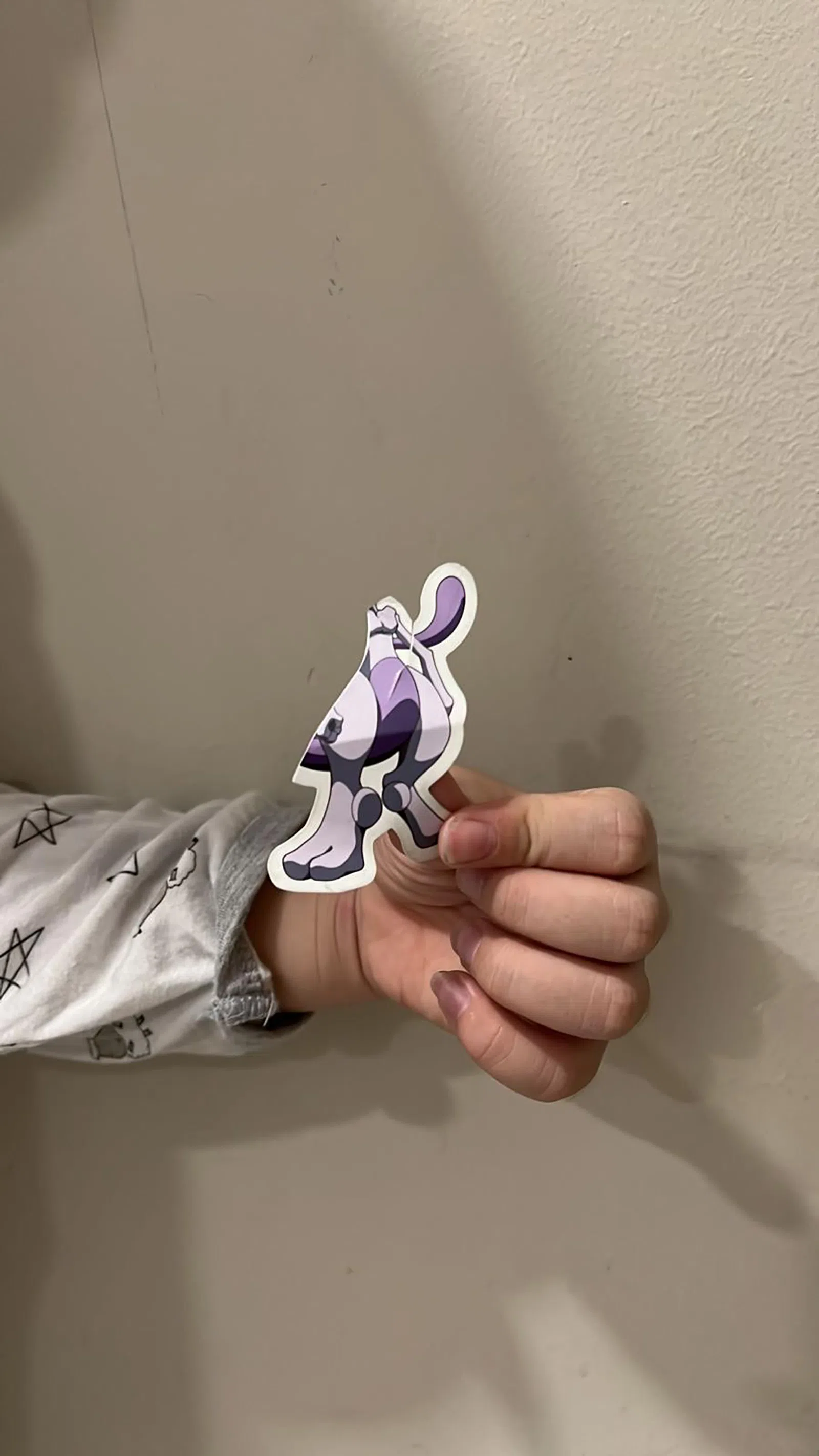 老师奖励的贴纸被撕碎。（受访者提供）