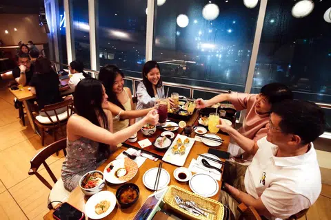 担心生活费上涨  不少国人准备少外出用餐多存钱