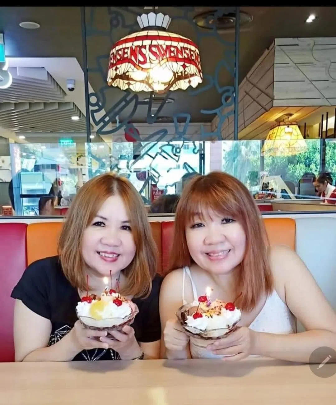 姐姐陈爱清（左）和妹妹陈爱莲感情深厚。（受访者提供）