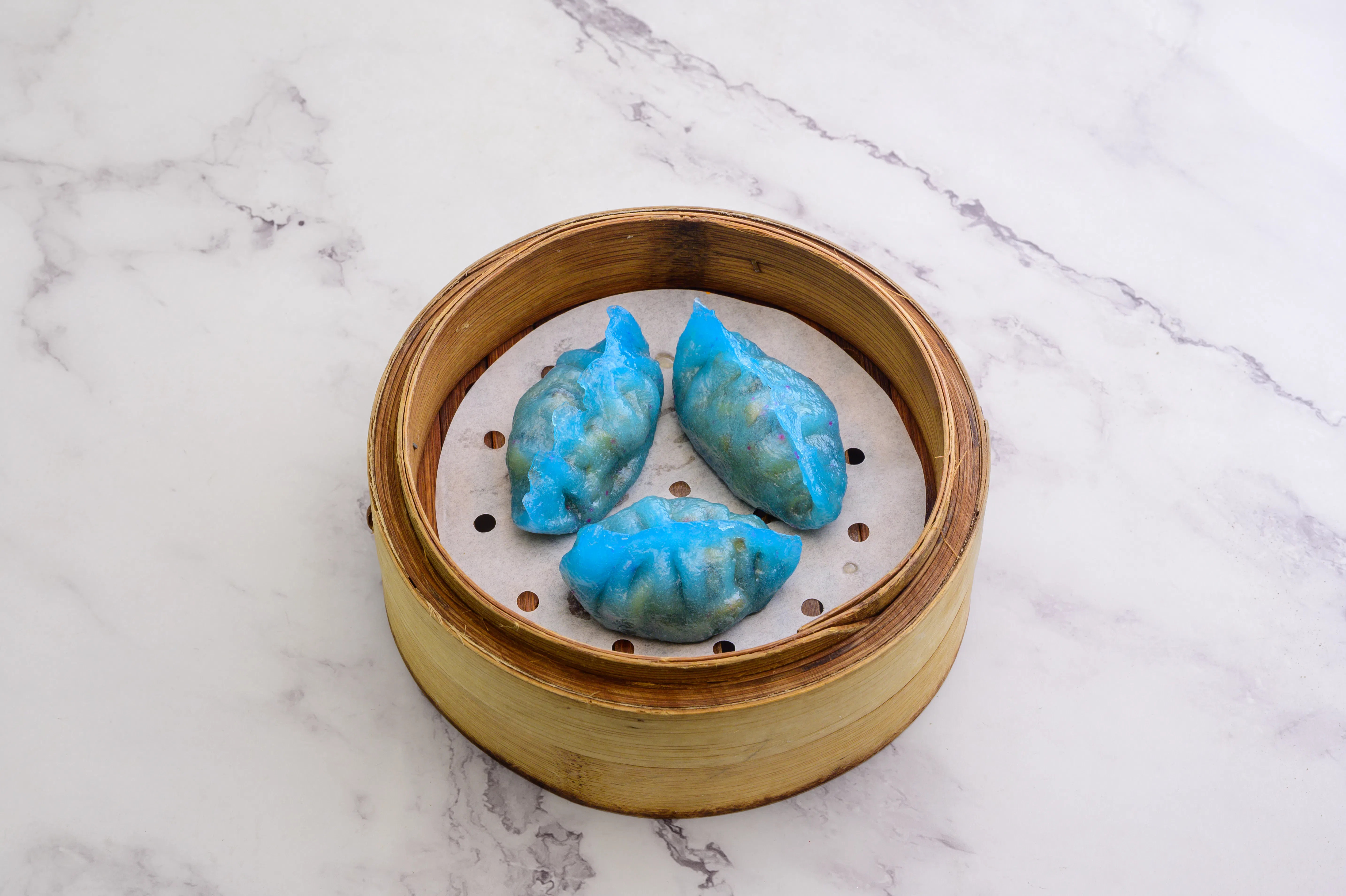 蓝花经典斋饺的馅料是五种菇类，很清爽。（餐馆提供）