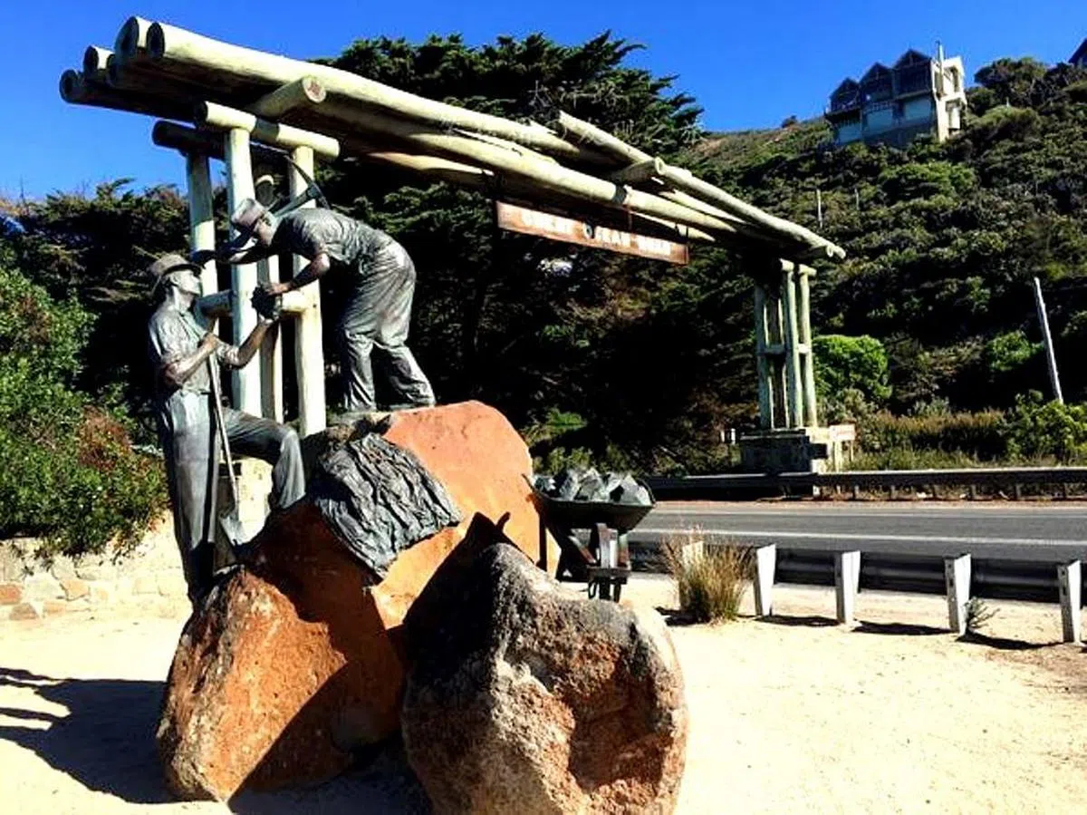 为纪念建造大洋路的一战士兵而筑的牌坊。（李建兴／图）