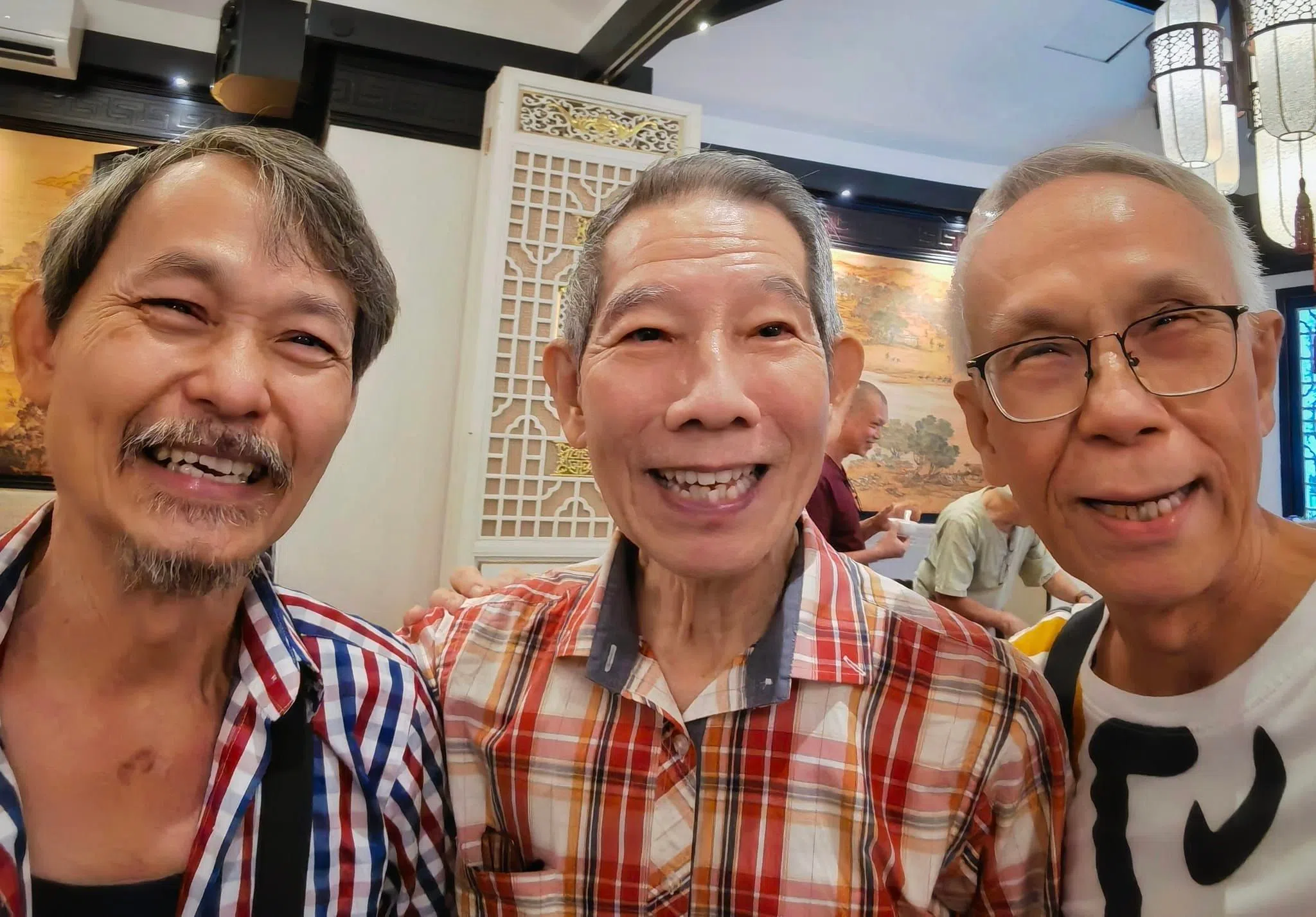 段伟明（左起）、杨世彬和邬伟强日前聚餐时的合影。（取自邬伟强脸书）