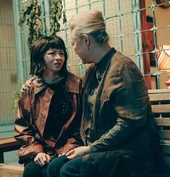 陈姸霏（左）和洪慧芳在戏中相依为命。（互联网）