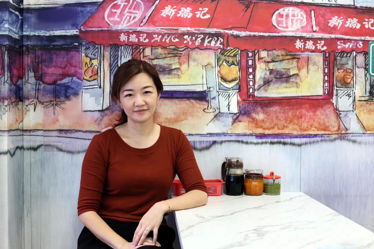 新瑞记负责人庞艺玲本身是海南人，对海南料理有特殊情感。（龙国雄摄）