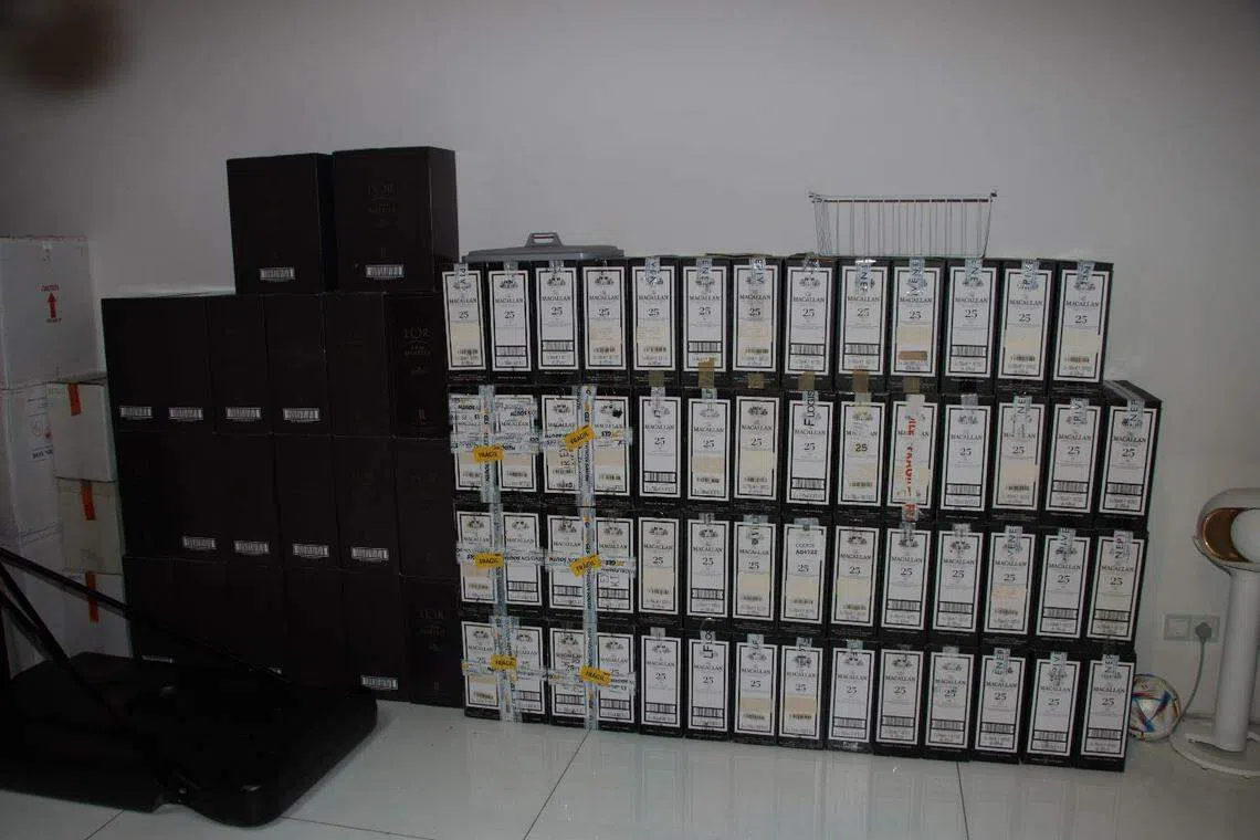 警方起获多瓶酒。（警方提供）