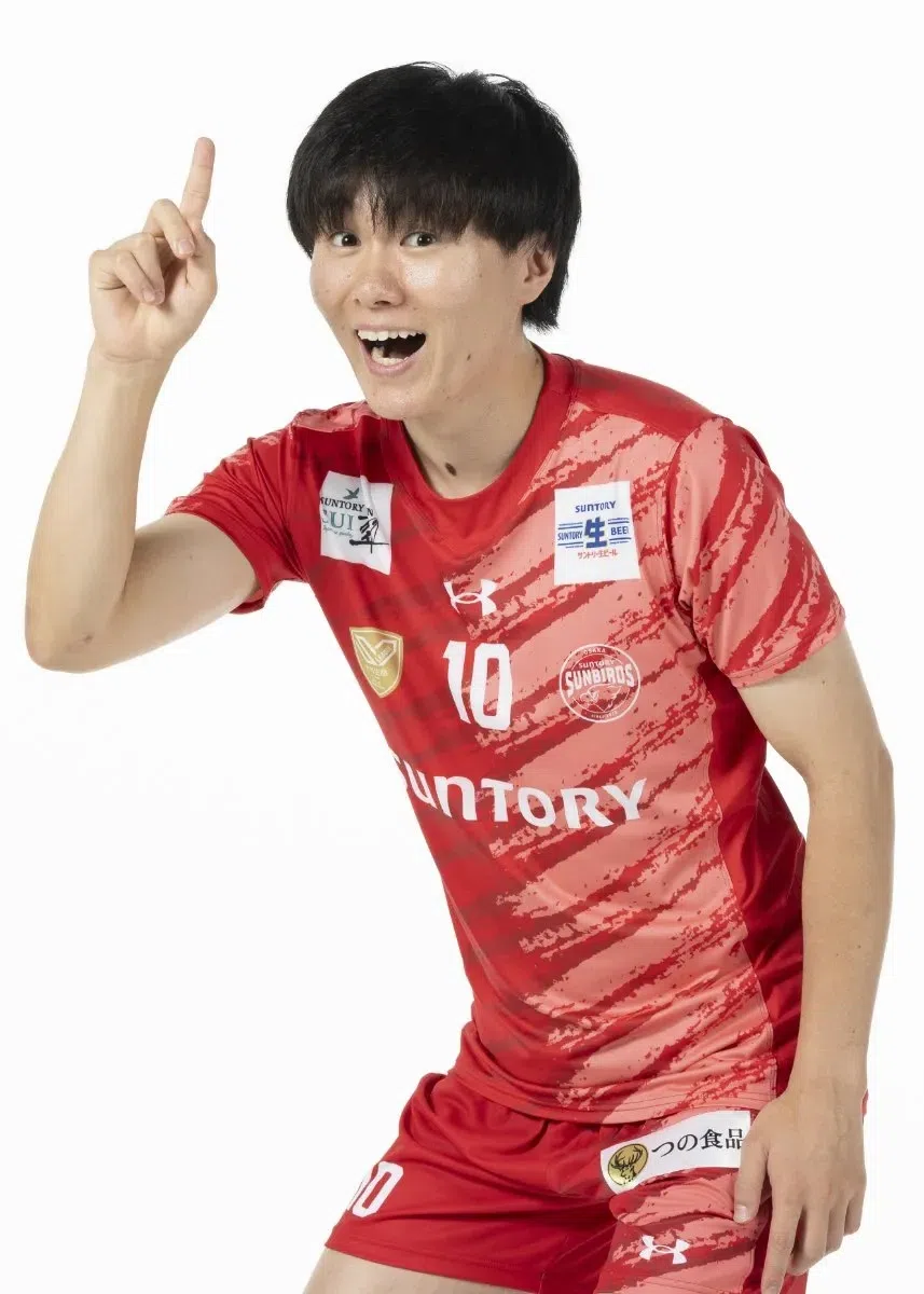 日本排球国手小川智大，掳获木村拓哉大女儿的芳心。（互联网）