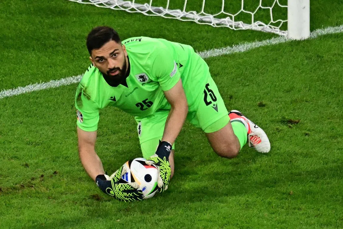 格鲁吉亚门将马马尔达什维利的表现在欧锦赛非常抢眼。（法新社）