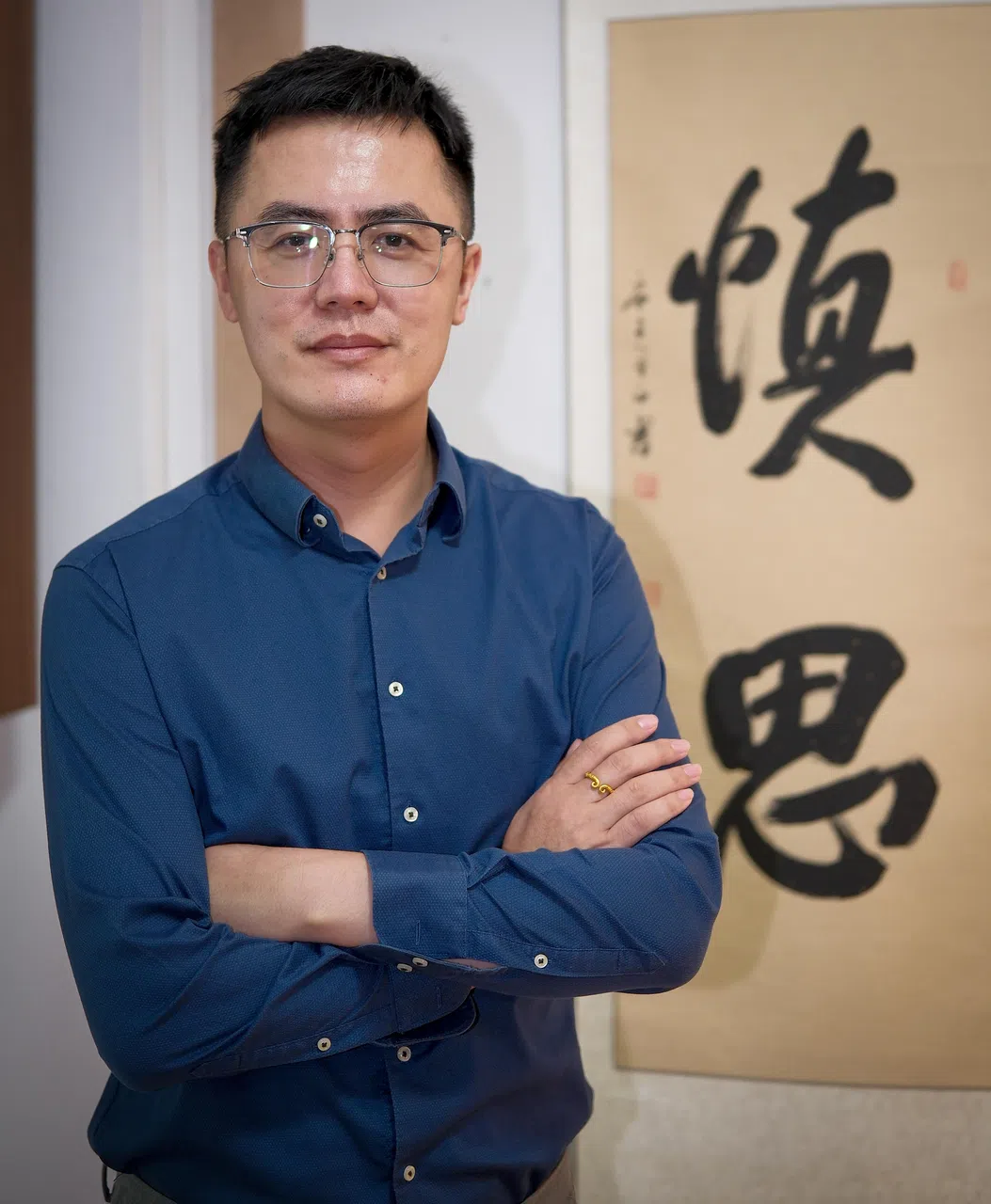 隋磊说，他的职责不只是教课本上的东西，更多的是要鼓励学生利用这些工具自主学习华文。（曾坤顺摄）