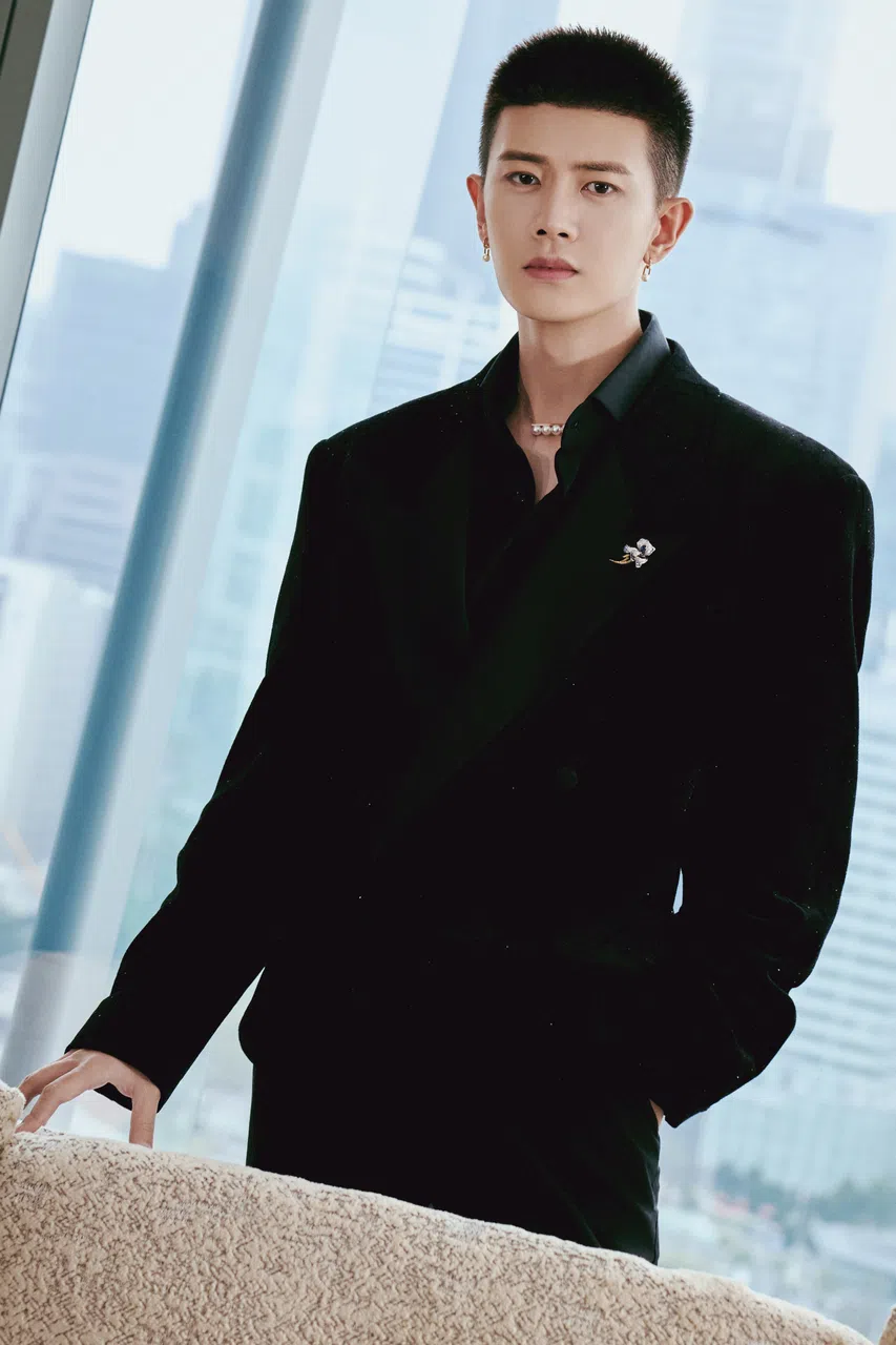 保持专注和热爱，踏实向前，是任嘉伦一直坚持的生活方式。（任嘉伦工作室提供）