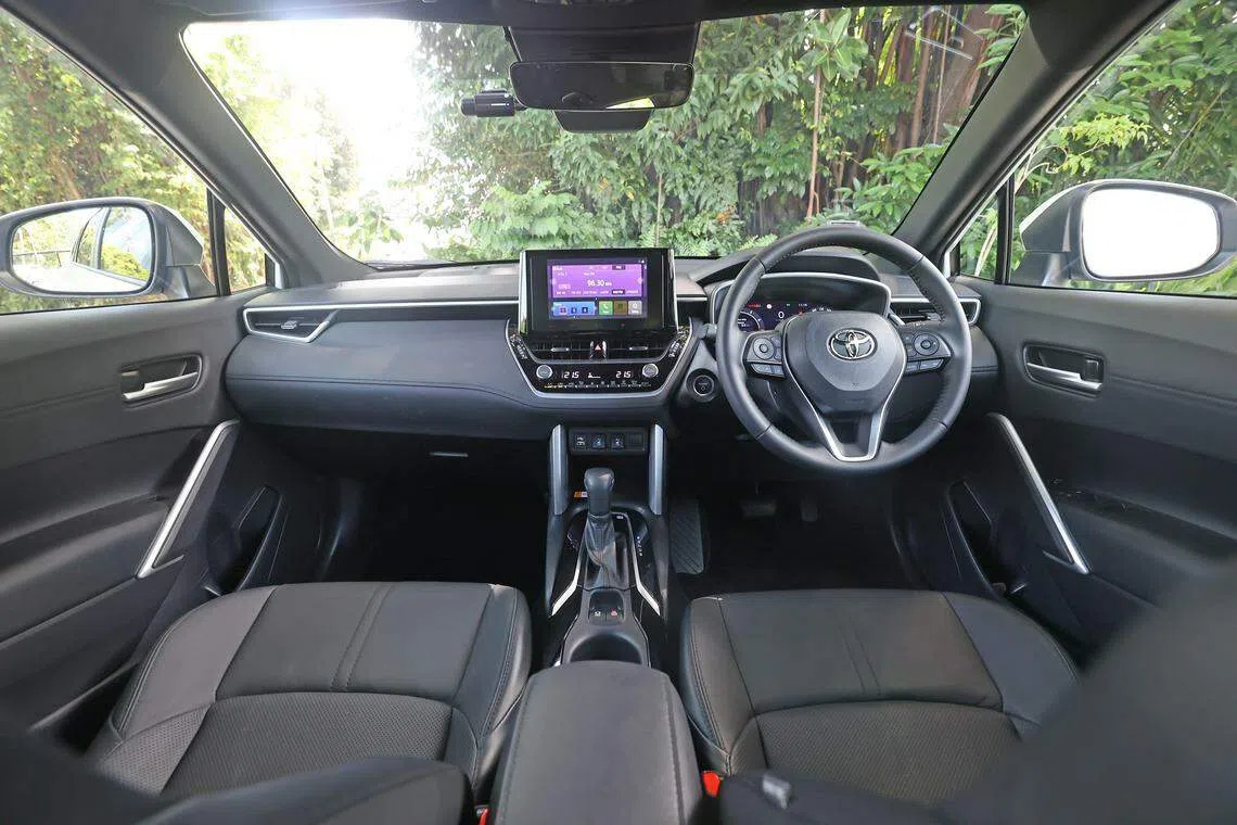 新车基本沿用了Corolla车型的内饰设计与布局。（陈渊庄摄）