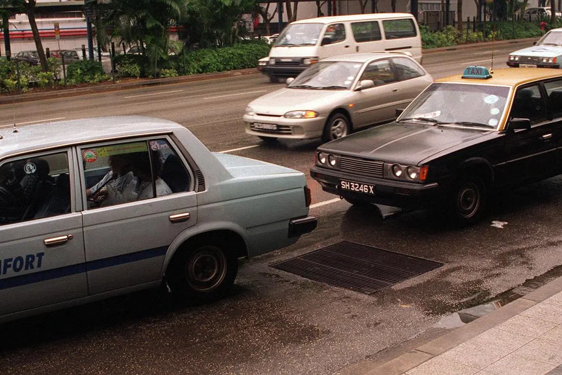 1970年代康福德士诞生后，公路上不再只有黄顶德士的身影。（档案照）