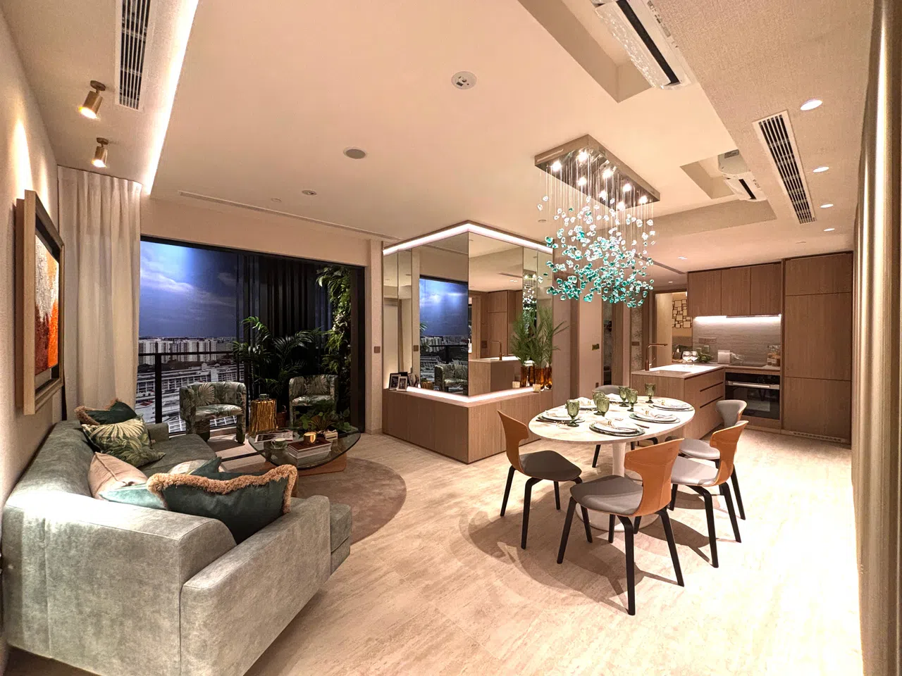 分析师认为，项目在6月学校假期进行仅短短一周的预览活动，可能影响销量，但相信销量会在假期后上升。（杰地集团提供）