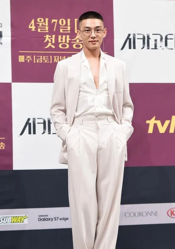 刘亚仁在《芝加哥打字机》记者会上谈及兵役问题。（互联网）