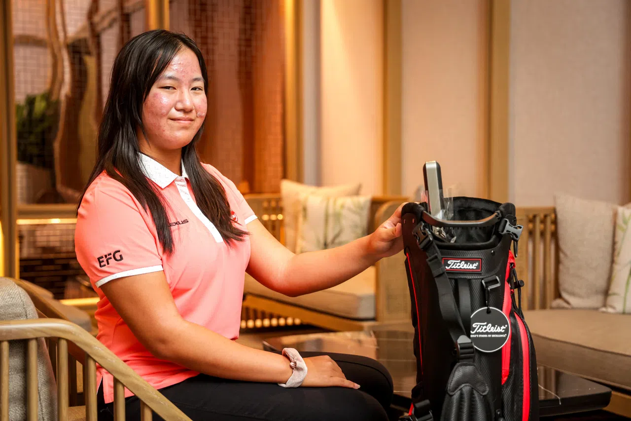 现年15岁的陈星彤去年在标致雪兰莪业余公开赛上，赢得了个人首个国际赛冠军。（叶振忠摄）